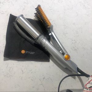 The InStyler Heated Hair Styler